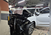 대형마트 주차장 기둥에 SUV 돌진…80대 운전자 사망