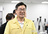 [포토] 기자회견 참석하는 박찬대
