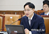 [포토] 답변하는 임광현 국세청장 후보자