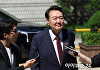 [포토] '내란 혐의' 8차 공판 출석하는 尹...'묵묵부답'