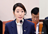'강선우·이진숙' 논란 일파만파…與, '여론 눈치만'
