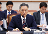 [포토] 질의에 답변하는 정성호 후보자