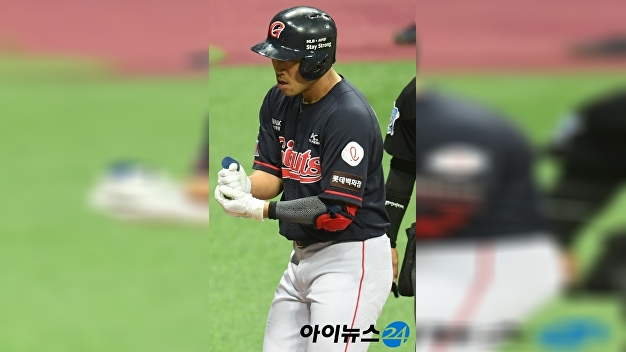 김진욱 프로 데뷔 첫승 롯데, KIA 추격 따돌리며 재역전승 - Vimarsana News