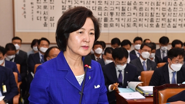 추미애 "조국 시련은 촛불시민 개혁사…검찰개혁 이정표돼야" - Vimarsana News