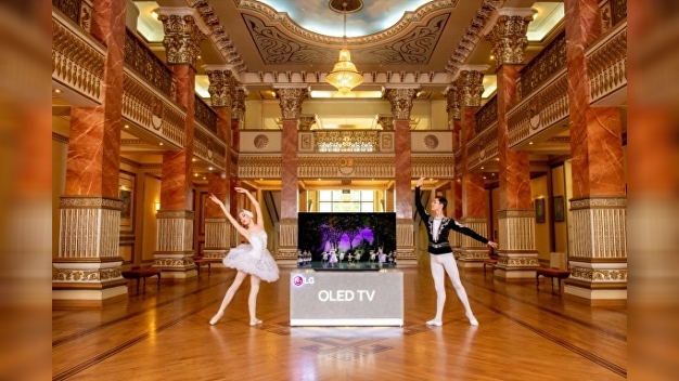 LG 올레드TV, 오페라 공연과 함께 빛난다 - Vimarsana News