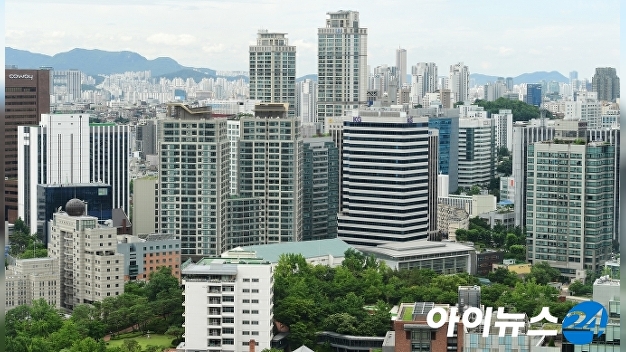 서비스·제조업 비중에 엇갈린 ESG 리스크…한·중 높고·유럽 낮고 - Vimarsana News