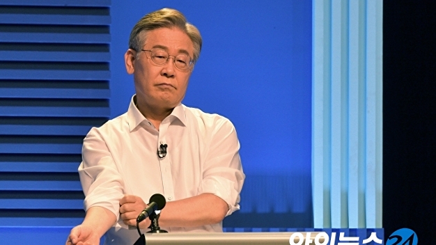 이재명, 尹 페미니즘 발언 비판 "현실 인식 우려…완벽한 무지" - Vimarsana News