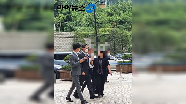 이재용, 삼성물산 합병 재판 출석···가석방 후 두 번째 법정행 - Vimarsana News