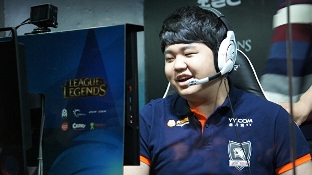 [LOL]ROX, 특유의 기동전으로 1세트 승리