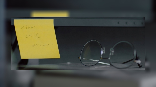 열흘 만에 조회수 60만 돌파한 토스 다큐, 금융권 유튜브 마케팅 불 지피나 - 뉴스 썸네일 이미지