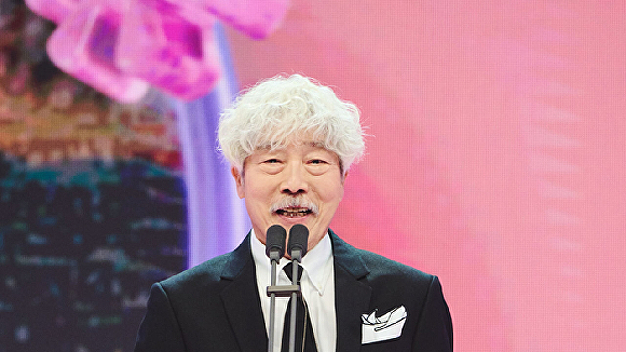 [<b>MBC</b>방송연예대상] <b>배철수</b> <b>공로상</b> "막내가 대학생이라, 조금만 더 하겠...