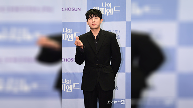 '<b>엔젤스</b> 인 아메리카' 손호준, 10년만 무대 복귀…<b>유승호와</b> 더블캐스팅