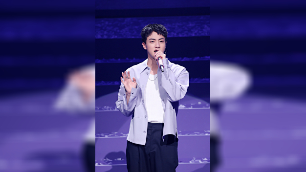 <b>방탄소년단</b> 진 측 "<b>올림픽 성화봉송</b> 참여, 화합·평화 전한다"(공식)