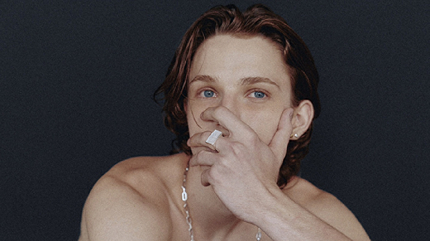 드러내지 않아도 빛난다...콰이어트 주얼리 '플리드' 출시 - 뉴스 썸네일 이미지