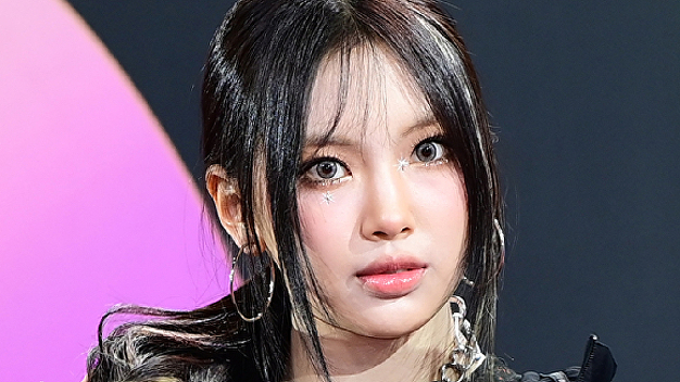 <b>뉴진스 혜인</b>, 발등 <b>미세골절</b>로 활동 중단 "치료 전념"(전문)