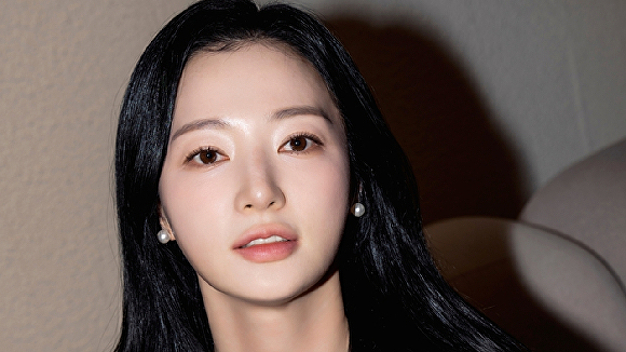 "피가 끓는 <b>심정</b>"…<b>송하윤</b> 측, <b>학폭</b> 반박 속 피해자 가족 등판