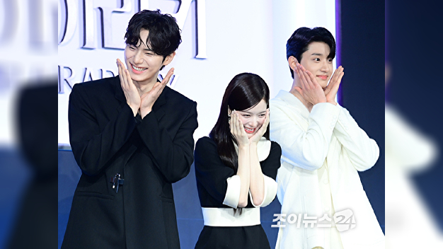 [포토]'하이라키' <b>이채민</b>-<b>노정의</b>-<b>김재원</b>, 부끄 부끄