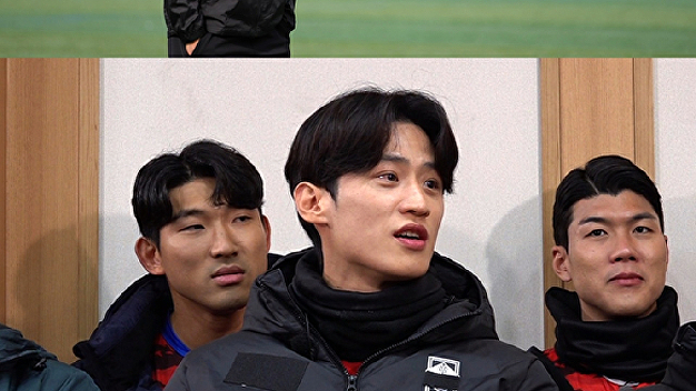 '뭉쳐야<b>찬다3</b>' <b>김남일</b>, 훈남 아들 공개…안정환도 인정한 비주얼
